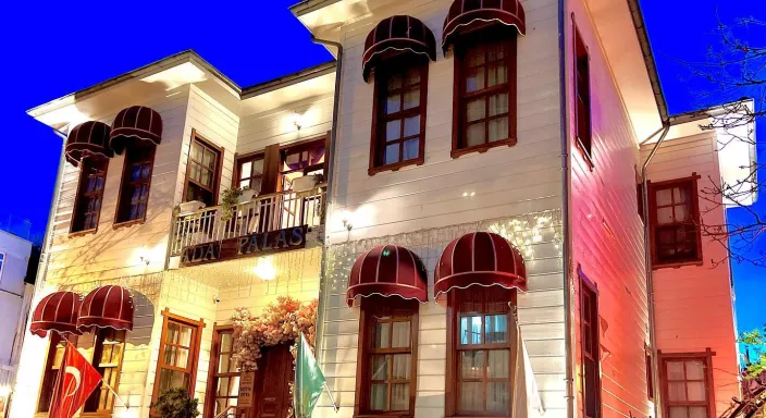 Ada Palas Büyükada - Büyükada'daki Eviniz!