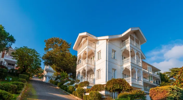 Büyükada Otel - İstanbul'dan Kaçışın En Büyülü Yolu