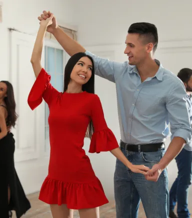 Ritminizi Keşfedin, Hayatınıza Hareket Katın: Dans Akademi