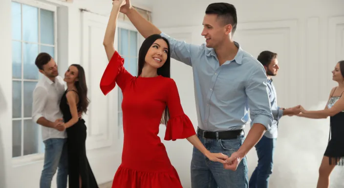 Ritminizi Keşfedin, Hayatınıza Hareket Katın: Dans Akademi